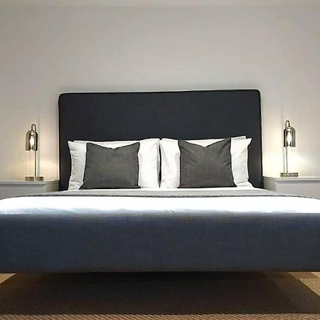 Stylish Apartment In City Centre With Parking Престон Экстерьер фото