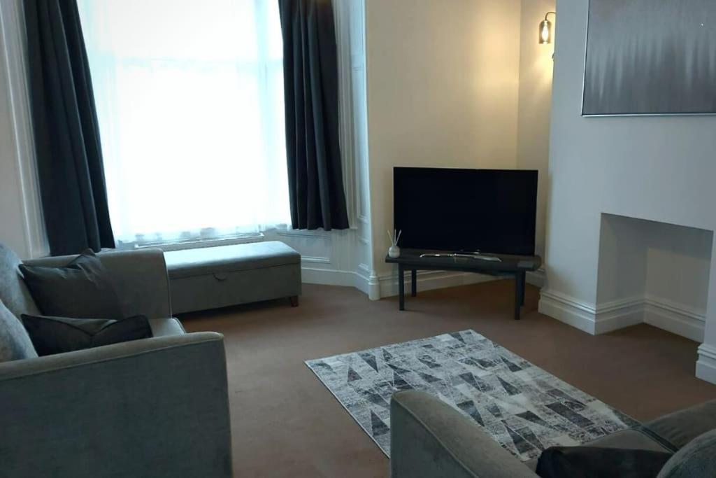 Stylish Apartment In City Centre With Parking Престон Экстерьер фото