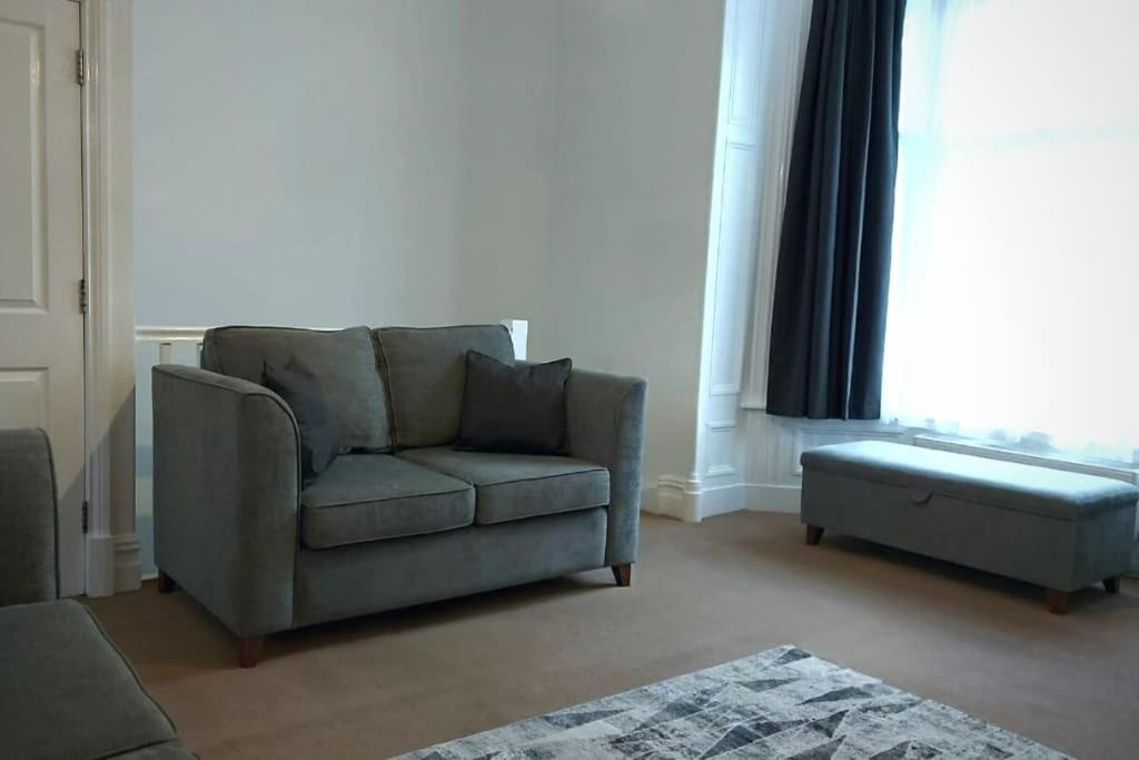 Stylish Apartment In City Centre With Parking Престон Экстерьер фото